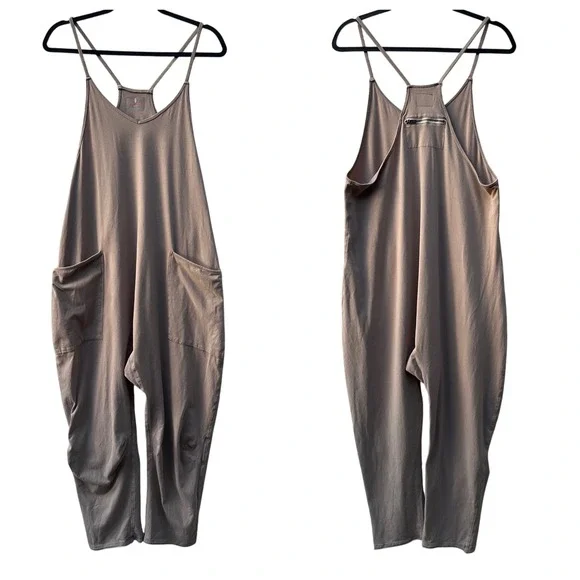 FP Movement Hot Shot Jumpsuit Romper XS Pocket Yoga Lounge Relaxed Boho Neutral - Picture 1 of 8